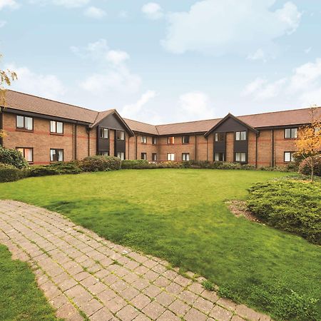 Hotel Ramada By Wyndham Cambridge Fen Drayton Exterior foto